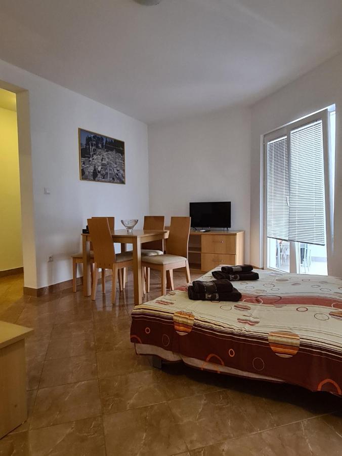 Apartments Mediteraneo 클레크 외부 사진